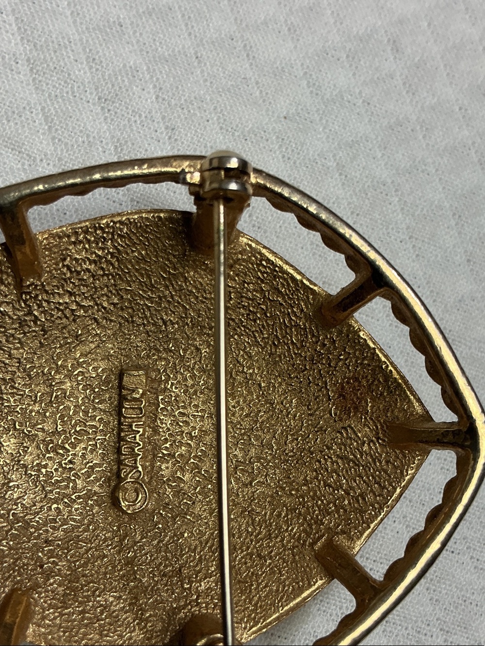 Sarah Coventry Gold Openwork Teardrop Brooch or Necklace - Picture 4 of 4